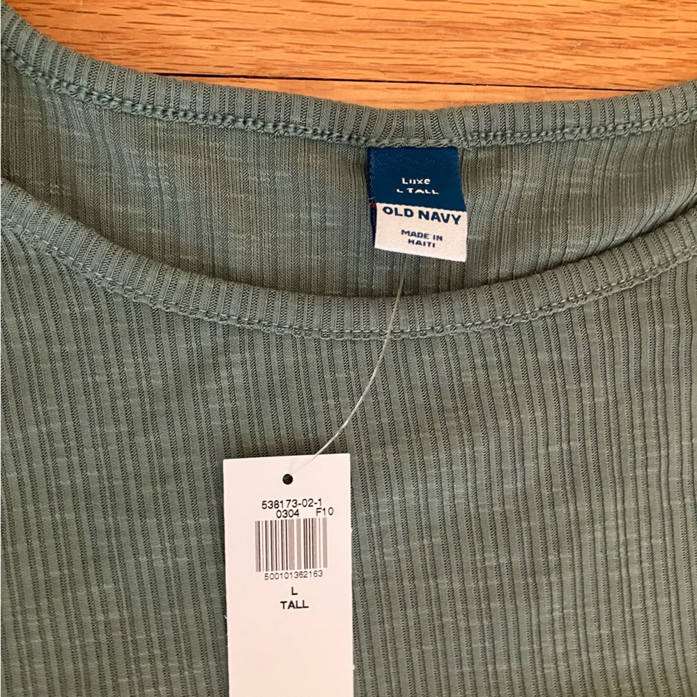 Old Navy Luce Ribbed Tee - Picture 2 of 2